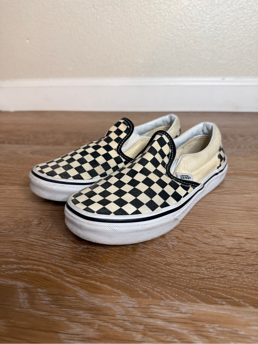 Vans Unisex Big Kids Size 4 Checkerboard Low-Top Slip On Sneakers
